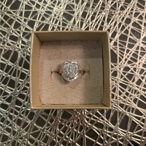 Dazzling White Gold Heart Diamond Ring